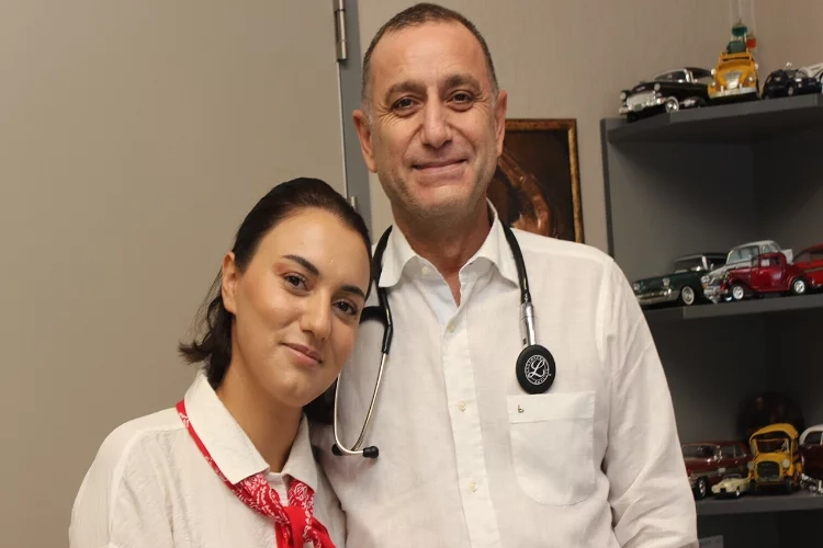 Hastalıktan kurtuluşunun yıldönümünü kutladı haberinin görseli