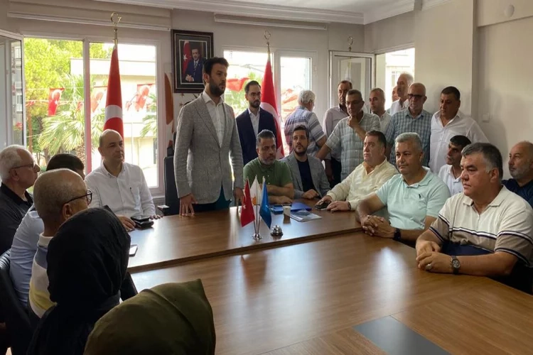 AK Parti İzmir'de, İlçe Başkanlığı için yoğun ilgi haberinin görseli