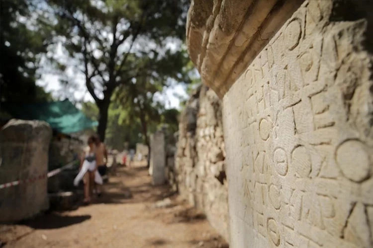 Antalya'da Phaselis Antik Kenti'ndeki kazı çalışmaları devam ediyor haberinin görseli