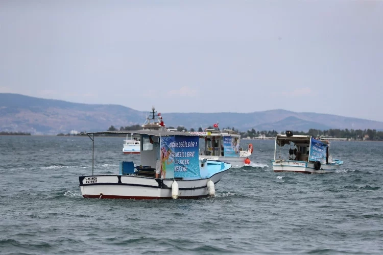 Balık av sezonu Aliağa’da balık ekmek ile kutlandı haberinin görseli