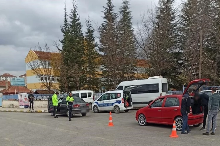 Kurallara uymayan sürücülere ceza yağdı haberinin görseli