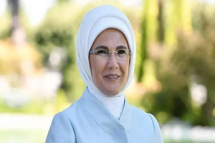 Emine Erdoğan’dan Filenin Sultanları’na tebrik haberinin görseli
