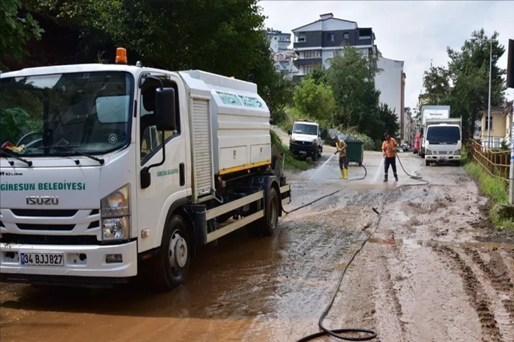 Giresun'da sağanağın yol açtığı hasar gideriliyor