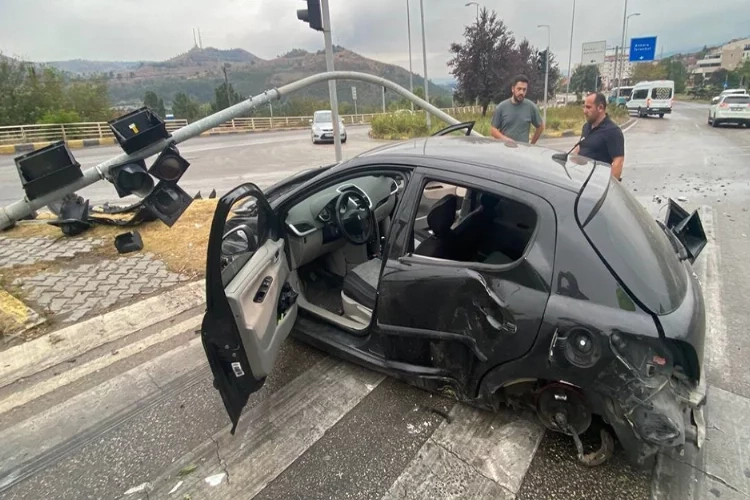 Karabük’te kazada yaralanan sürücü hastaneden firar etti haberinin görseli