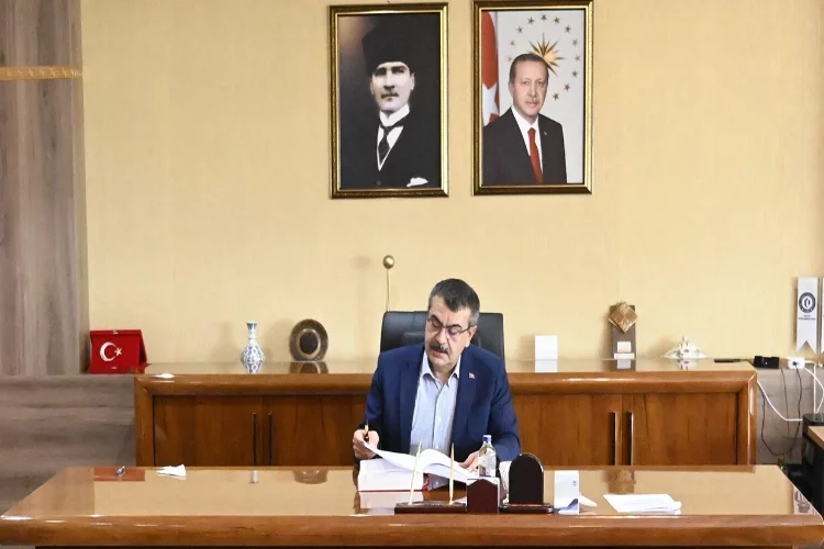 Uşak’ta Milli Eğitim Bakanı Tekin, Rektör Savaş ile bir araya geldi haberinin görseli