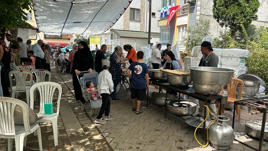 Denizli’de bedava yemek için 'Mevlüt Bulma' grubu kurdular