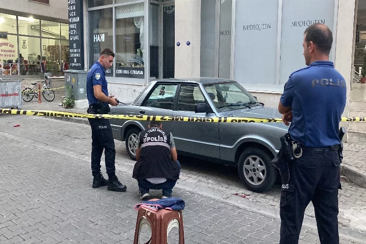 İzmir'de husumetlisini vuran şahıs kameralara yakalandı haberinin görseli