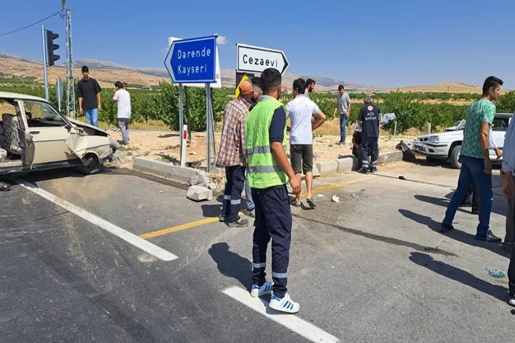 Malatya'da iki aracın karıştığı trafik kazası