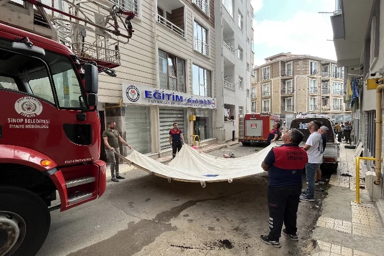 Sinop'ta sinir krizi geçiren kadın korku dolu anlar yaşattı haberinin görseli