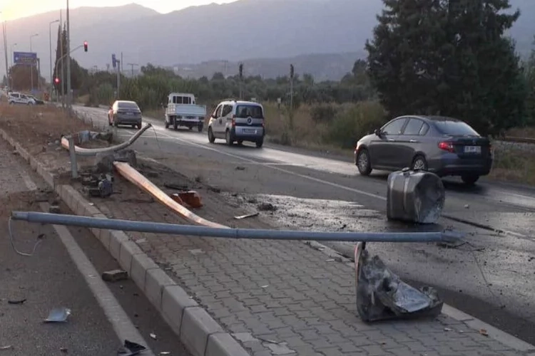 Aydın'da tanker refüje çarptı haberinin görseli