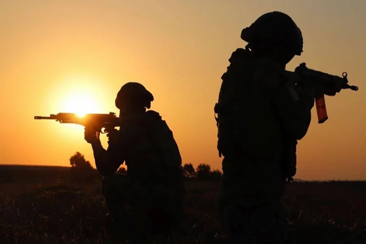Irak'ın kuzeyinden kaçan PKK'lı 3 terörist Habur'da teslim oldu haberinin görseli