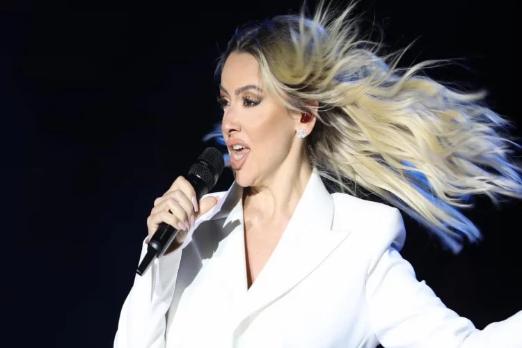 Hadise, Antalya'yı coşturdu haberinin görseli