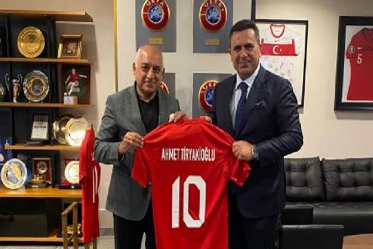 Celal Kadooğlu, TFF Başkanı Mehmet Büyükekşi ile bir araya geldi haberinin görseli