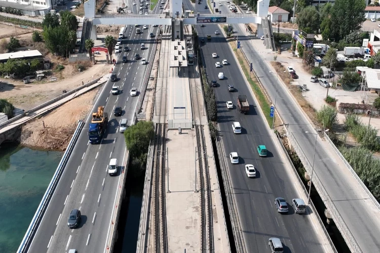 Antalya Cırnık Köprüsü 3 şeritten 5 şeride çıkarıldı haberinin görseli