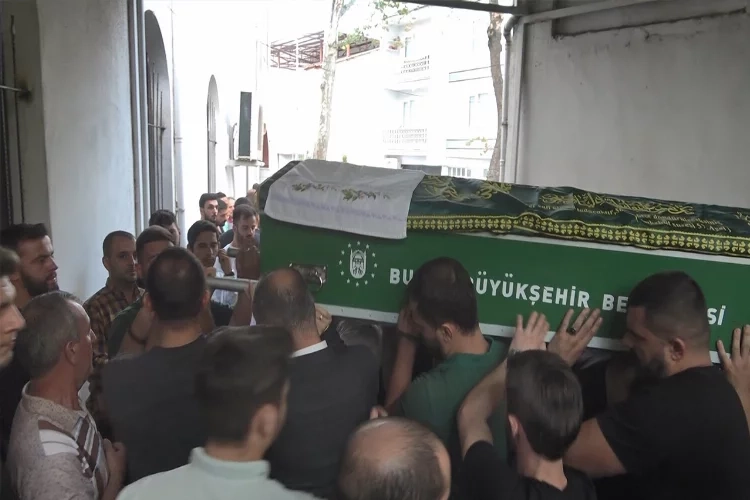 Gece kulübünde çıkan kavgada ölen genç toprağa verildi haberinin görseli