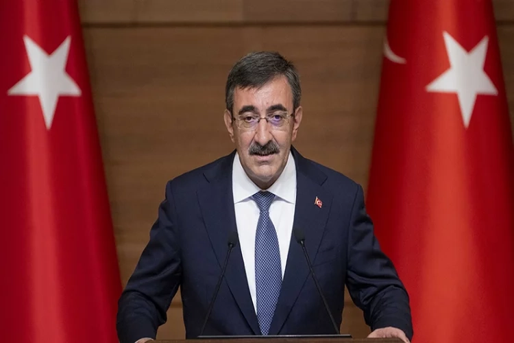 Hindistan ziyaretinde Cumhurbaşkanlığına Cevdet Yılmaz vekalet edecek haberinin görseli