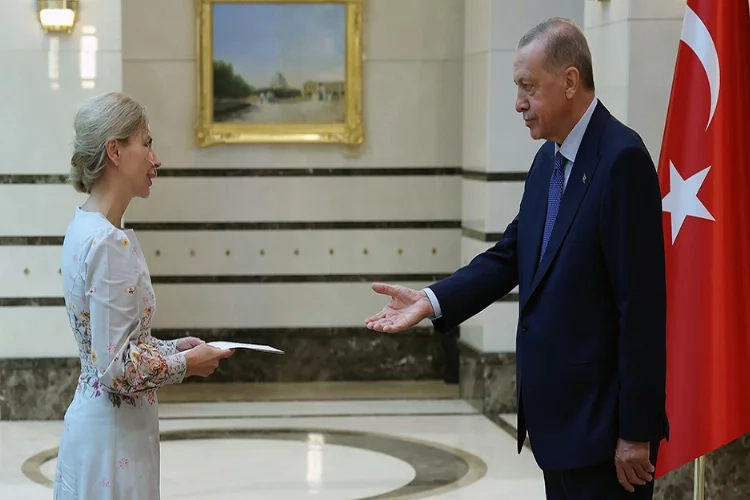 Cumhurbaşkanı Erdoğan, İsveç Büyükelçisi’ni kabul etti haberinin görseli
