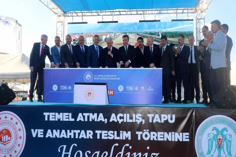 Erzincan’da temel atma, açılış, tapu ve anahtar teslim töreni gerçekleşti haberinin görseli