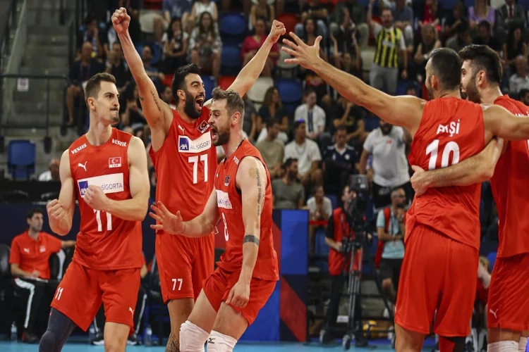 Filenin Efeleri madalya peşinde: Türkiye-Slovenya voleybol maçı ne zaman? Nerede? haberinin görseli