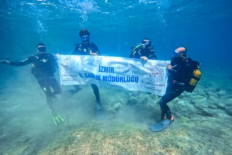İzmir’de Sualtında Halk Sağlığı Haftası Kutlama etkinliği haberinin görseli