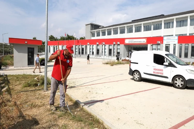 Menderes’te okullar yeni sezona hazır haberinin görseli