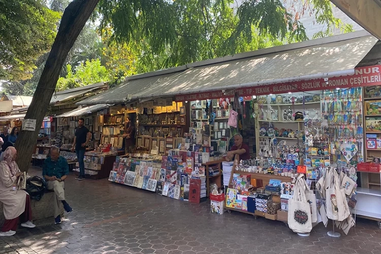 Teknolojiyle beraber kaybolmaya yüz tutan bir gelenek: Sahaflık