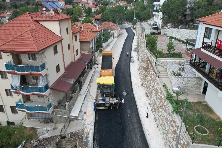 Kavaklıdere’de asfalt çalışması devam ediyor