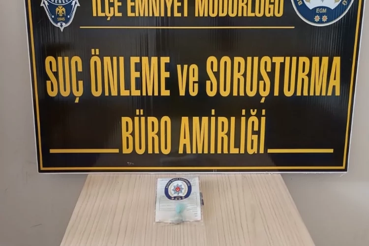 Uyuşturucuyla polise yakalandı