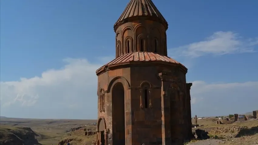 Ani Ören Yeri ziyaretçilerini tarihi yolculuğa çıkarıyor haberinin görseli