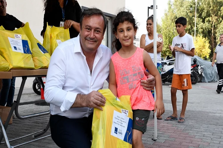 Aydın’da ihtiyaç sahibi öğrencilere kırtasiye desteği haberinin görseli
