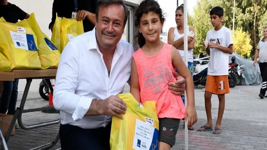 Aydın’da ihtiyaç sahibi öğrencilere kırtasiye desteği haberinin görseli