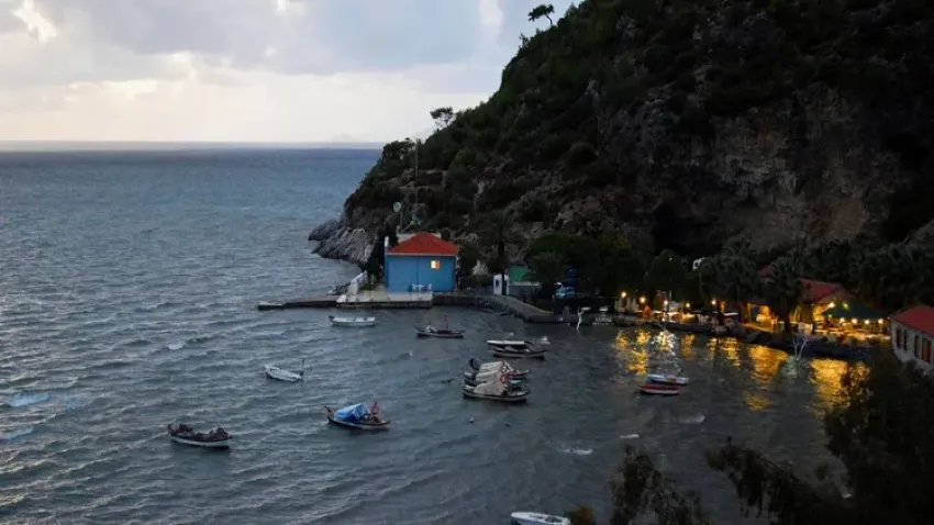 Sahilde açıkta alkol satışı ve servisi yasaklandı haberinin görseli