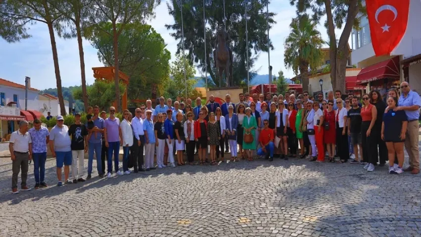 Güzelbahçe CHP'de çifte kutlama haberinin görseli