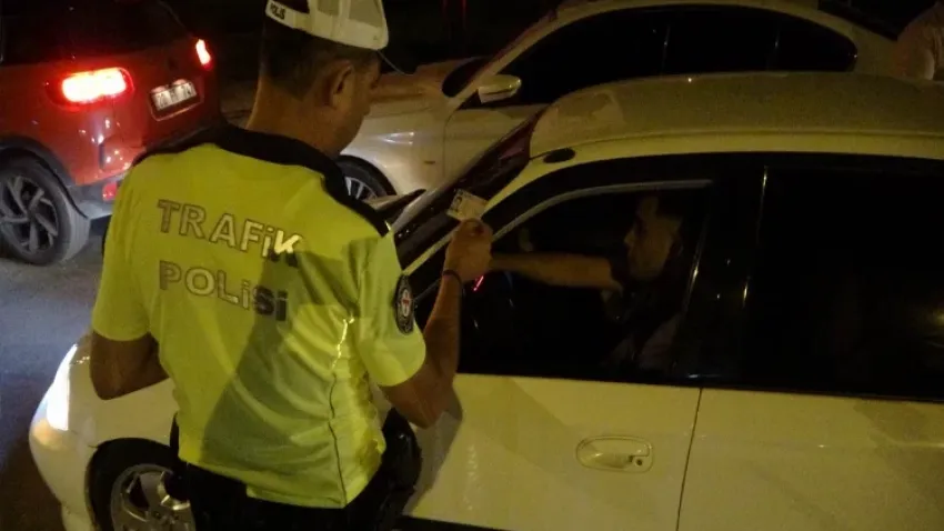 Denizli’de bir araç denetimden kaçmak isterken başka araca çarptı haberinin görseli