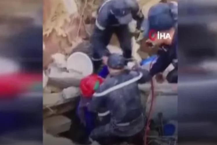 Fas'taki depremde 12 saat sonra kurtarıldı haberinin görseli