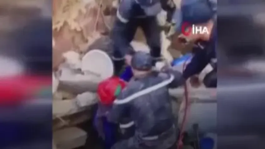 Fas'taki depremde 12 saat sonra kurtarıldı haberinin görseli