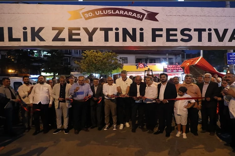 Gemlik Zeytini Festivali renkli görüntülerle başladı