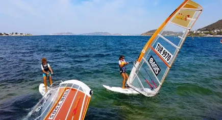 İzmir’de Kurtuluş Kupası Yelken Yarışları başladı  