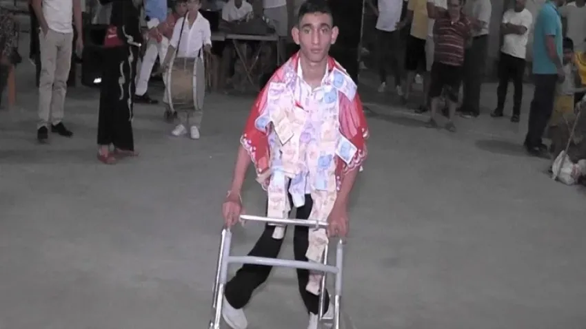 15 yıl sonra döndüğü mahallesinde bakın nasıl karşılandı haberinin görseli