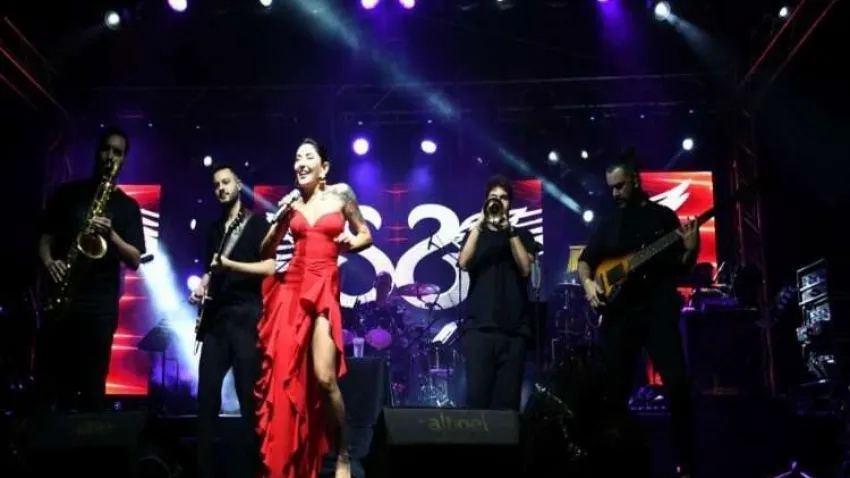 İzmir'de Melek Mosso rüzgarı esti