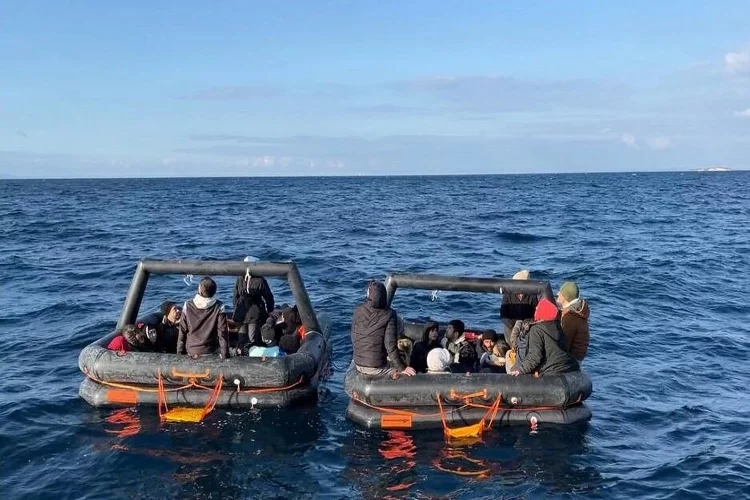 İzmir sularında hareketlilik sürüyor