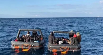 İzmir sularında hareketlilik sürüyor