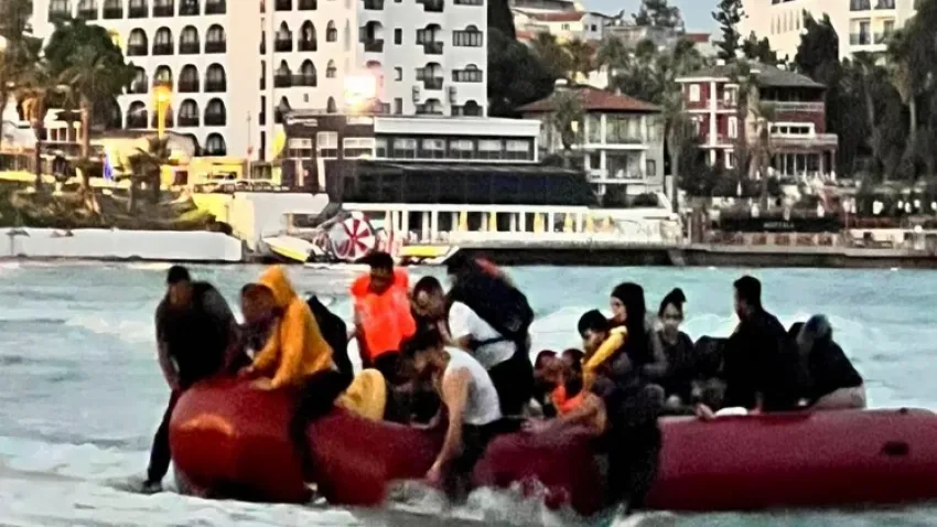 Rotayı kaçıran göçmenler kendilerini Kadınlar Denizi’nde buldu haberinin görseli