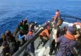 Göçmenleri taşıyan lastik bot arızalandı