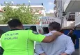 Muğla'da bir şüpheli polisin üzerine araç sürdü