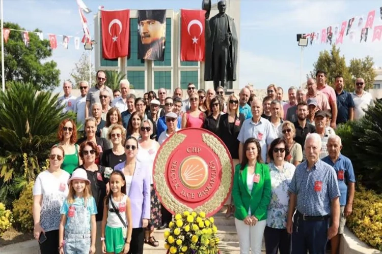 CHP Selçuk'ta 100. yıl kutlandı haberinin görseli