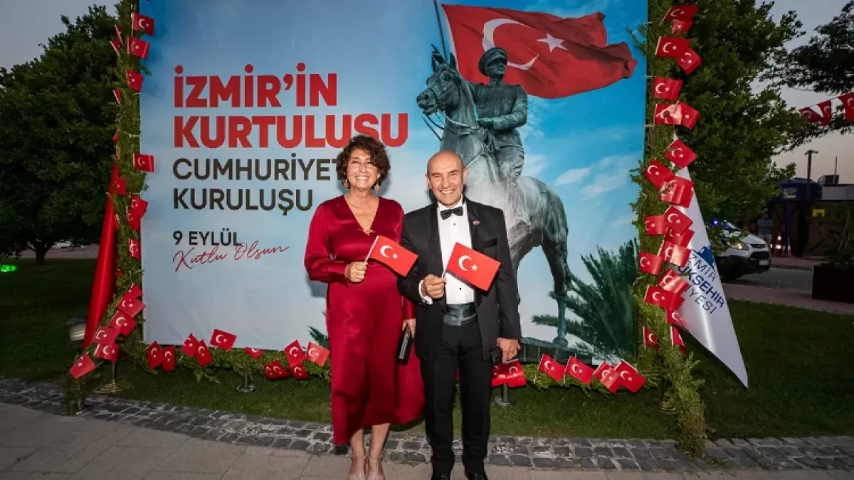 İzmir'de kurtuluş coşkusu haberinin görseli