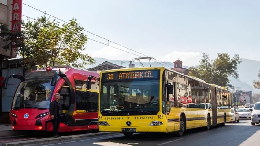 Bursa'da öğrencilere ulaşım jesti: İlk 3 gün ücretsiz haberinin görseli
