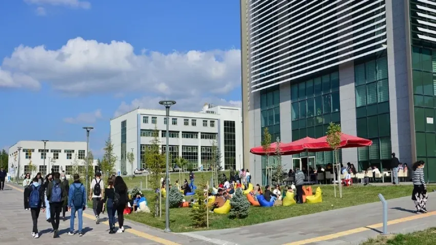 Uşak Üniversitesi yeni eğitim öğretim dönemine hazır haberinin görseli