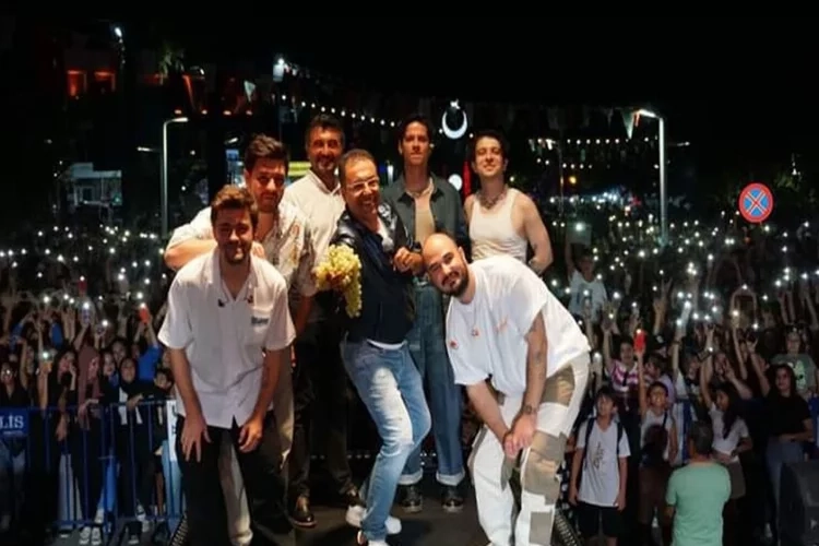 Manisa'da 15. Sultaniye Üzüm Festivali devam ediyor haberinin görseli